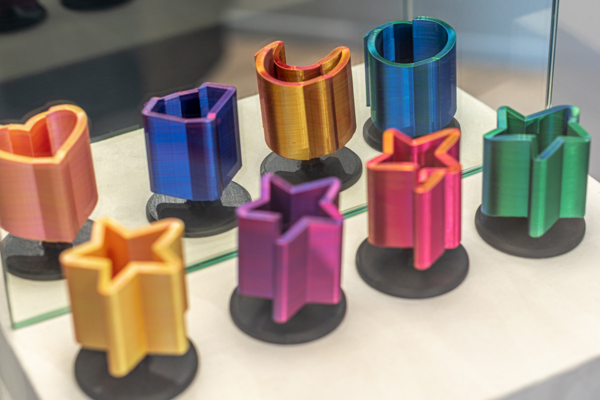 Gezin geniet van interactieve illusies bij Illusion Antwerpen aan de Frankrijklei