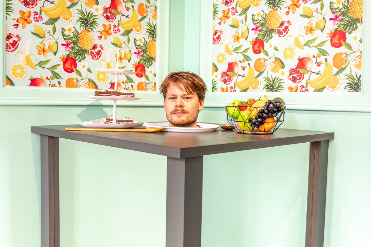 Bezoekers maken spectaculaire foto's in het illusiemuseum van Antwerpen